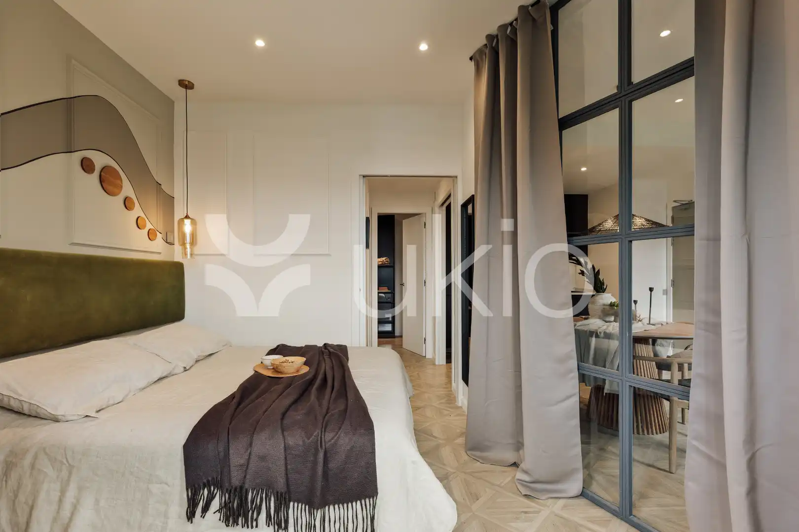 Dormitori de Apartament de lloguer en Barcelona amb Aire condicionat, Calefacció i Moblat
