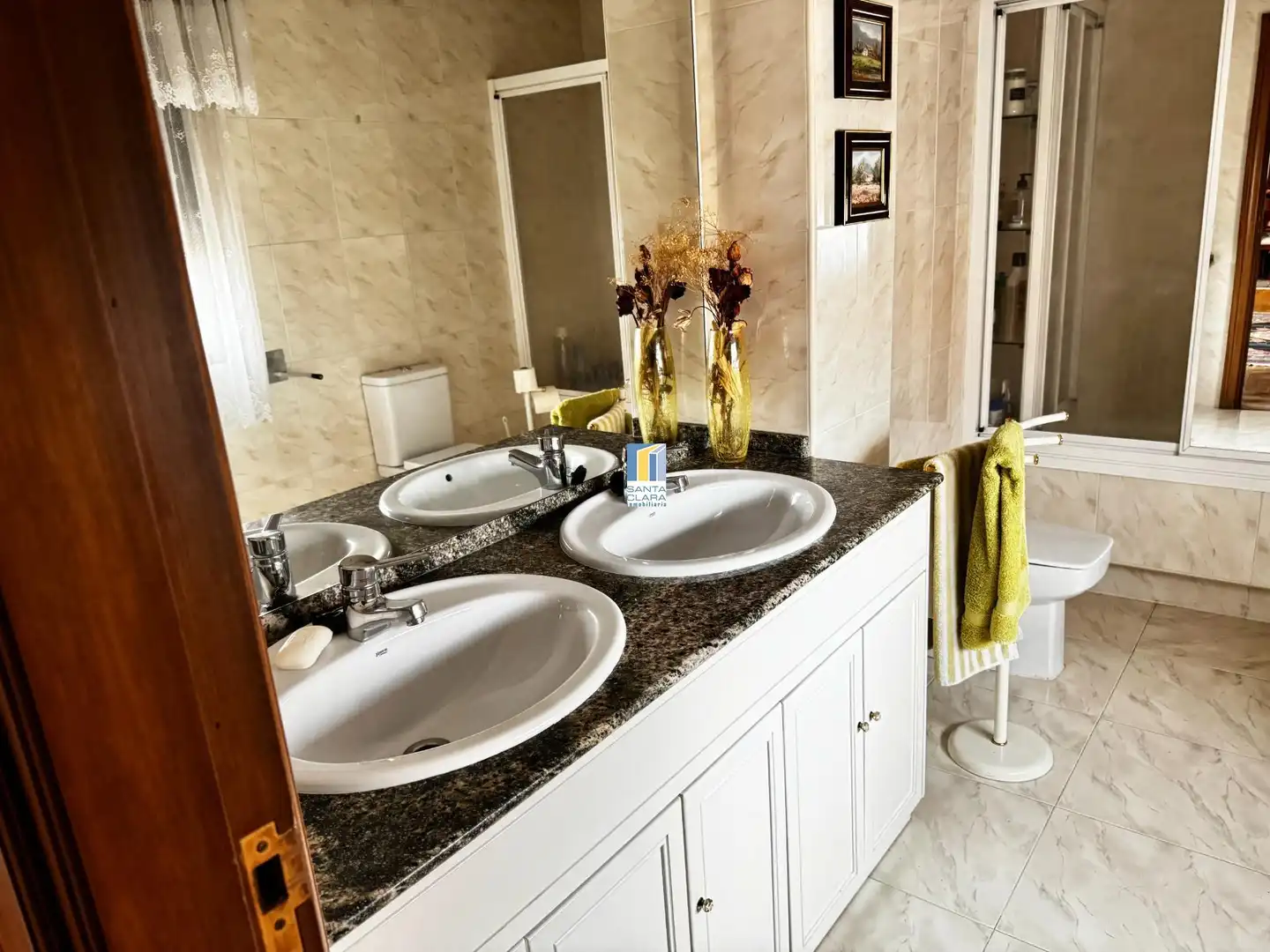 Badezimmer von Dachboden zum Verkauf in Zamora Capital  mit Heizung, Parkett und Terrasse