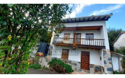 Vista exterior de Casa o xalet en venda en Candamo amb Terrassa