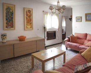 Living room of House or chalet to rent in  Sevilla Capital  with Air Conditioner, Furnished and Oven