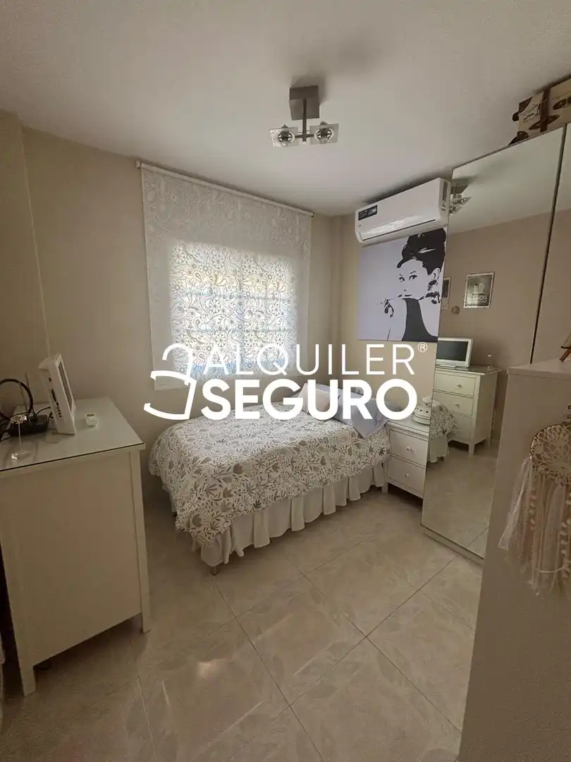 Detached house with pool to rent in Escritor busto previ, imagen 20