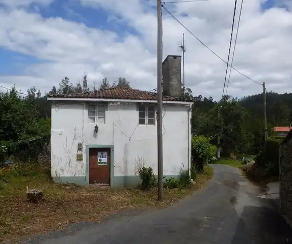 Vista exterior de Finca rústica en venda en Cesuras amb Jardí privat i Traster