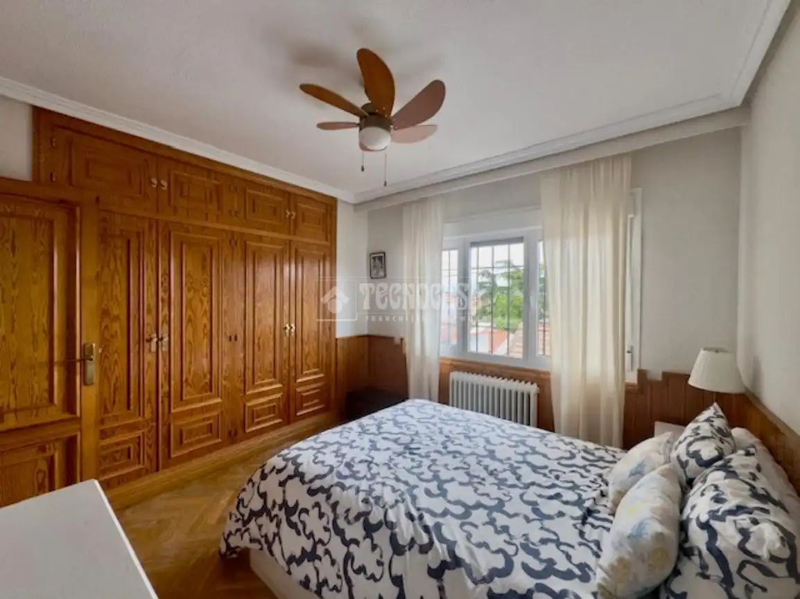 Bedroom of Detached homes for sale in Las Rozas de Madrid  with Air Conditioner, Heating and Private garden