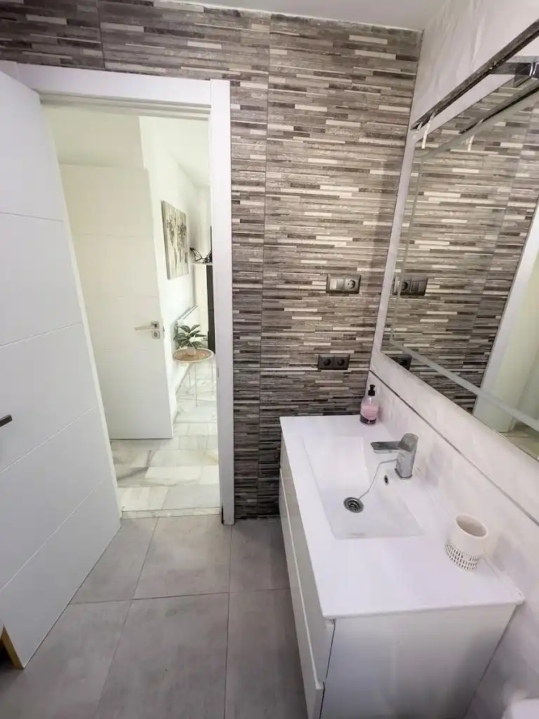 Bany de Casa o xalet en venda en Torremolinos amb Aire condicionat, Calefacció i Jardí privat