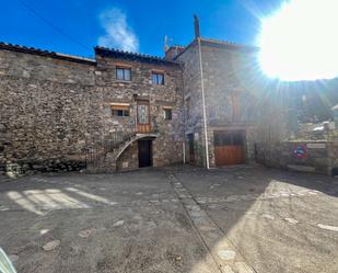 Vista exterior de Finca rústica en venda en Setcases amb Moblat i Balcó