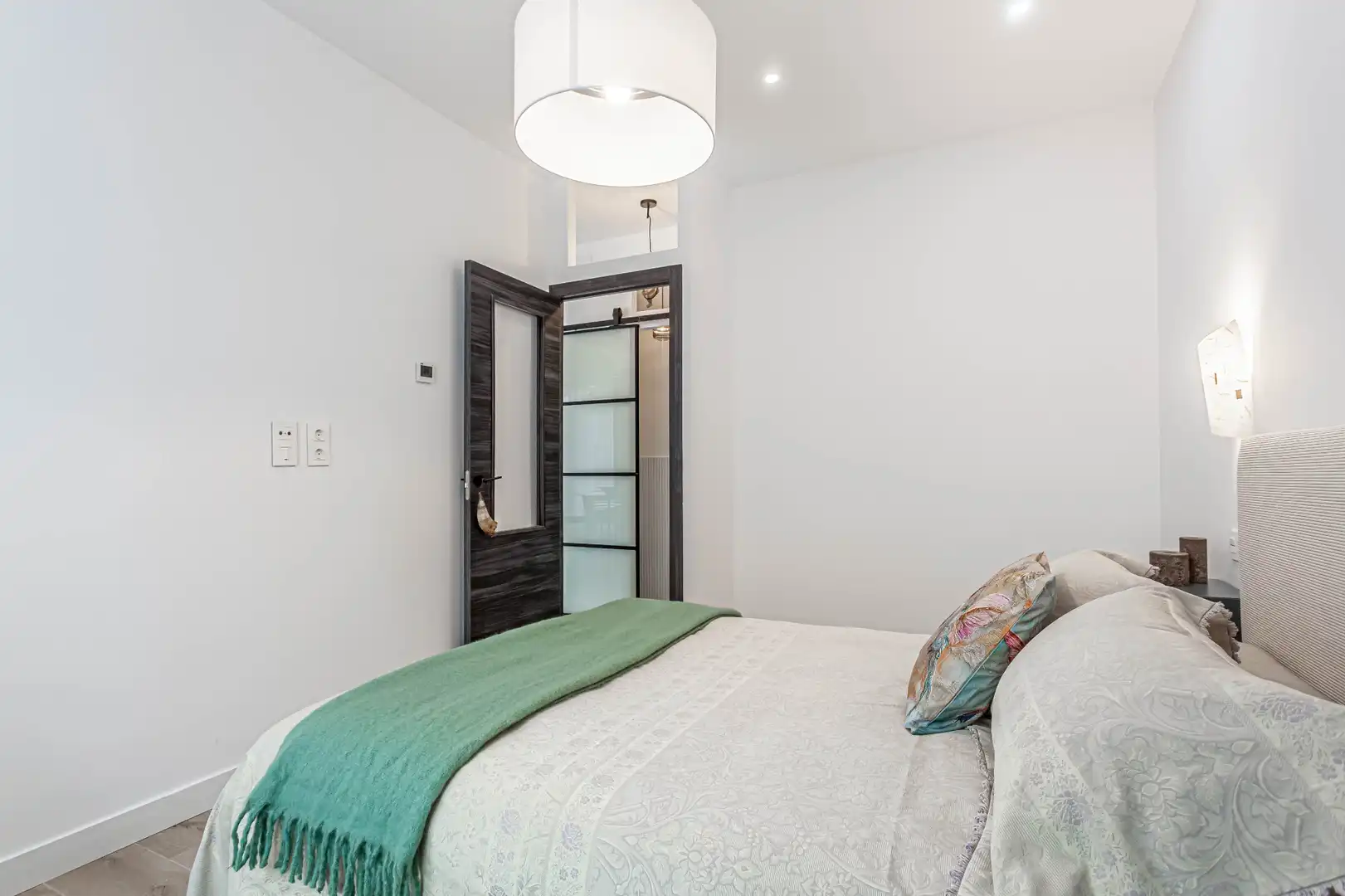 Bedroom of Flat for rent in Madrid  with Air Conditioner, Heating and Parquet flooring