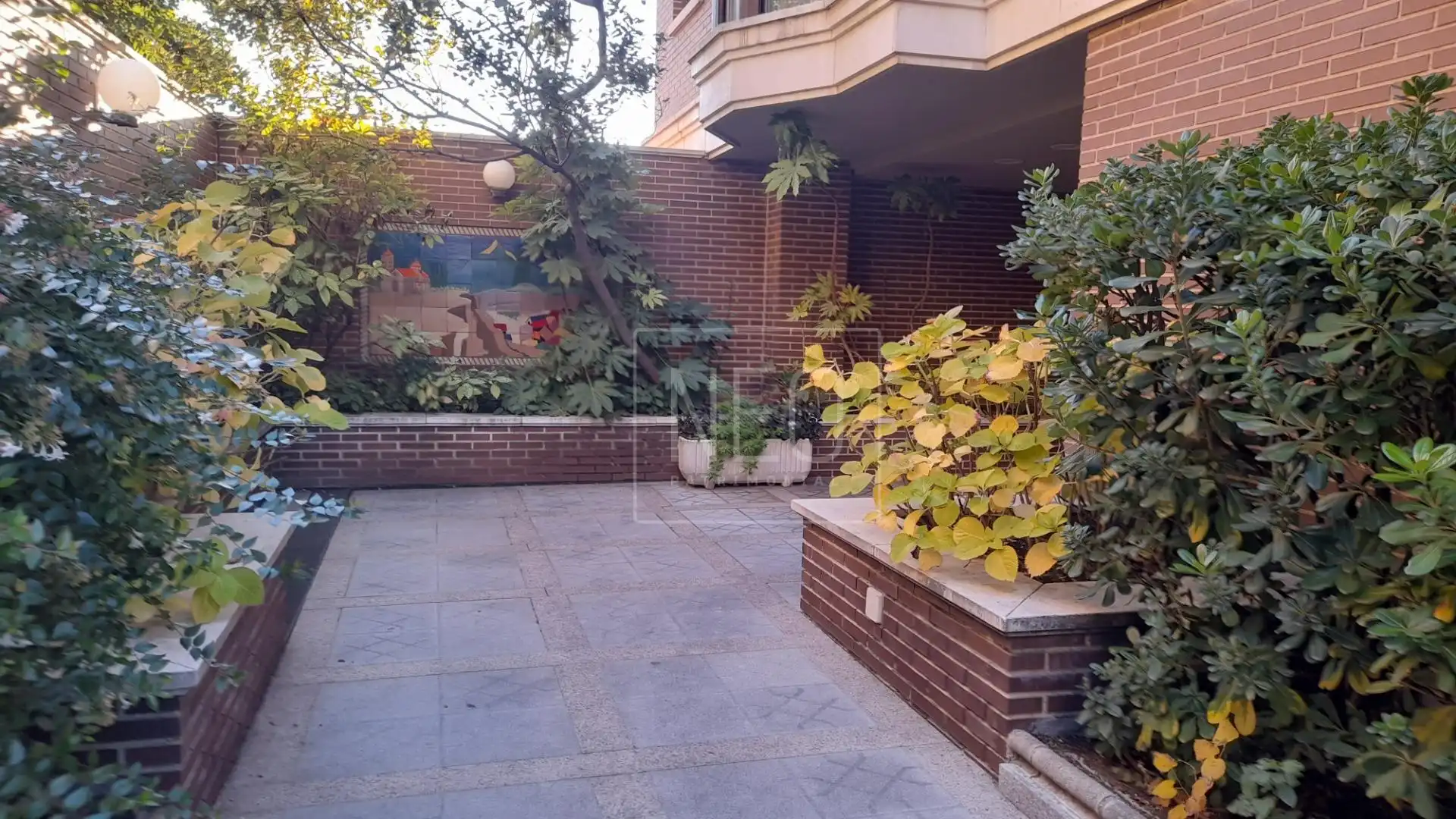 Terraza de Dúplex en venta en Madrid con Aire acondicionado, Calefacción y Jardín privado