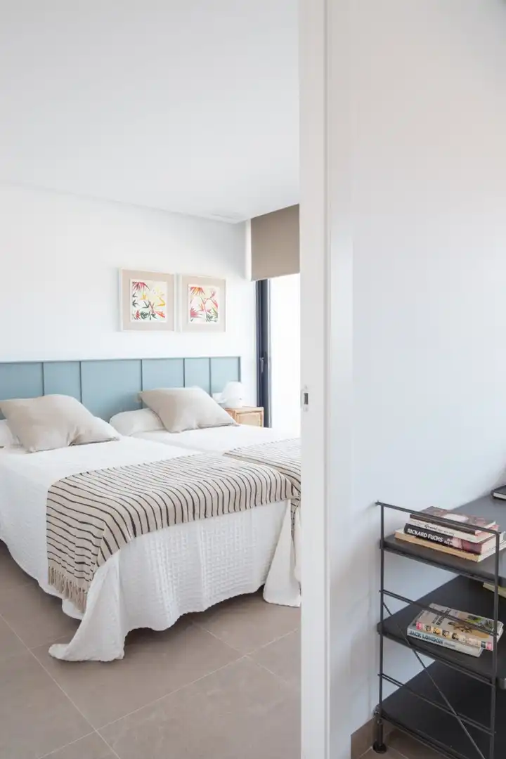 Dormitori de Casa o xalet en venda en Orihuela amb Aire condicionat, Jardí privat i Terrassa