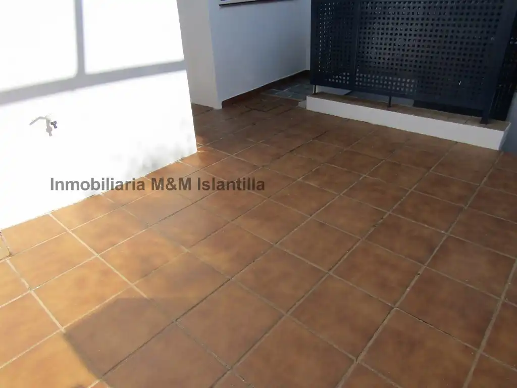 Casa adosada en venta en Islantilla con Terraza, Trastero y Amueblado