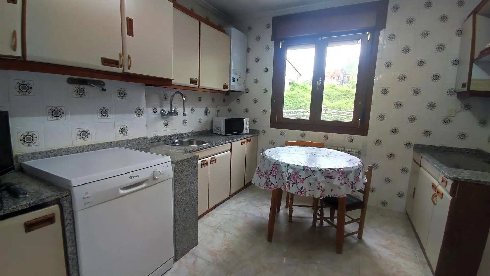 Küche von Wohnung zum Verkauf in Mieres (Asturias) mit Heizung