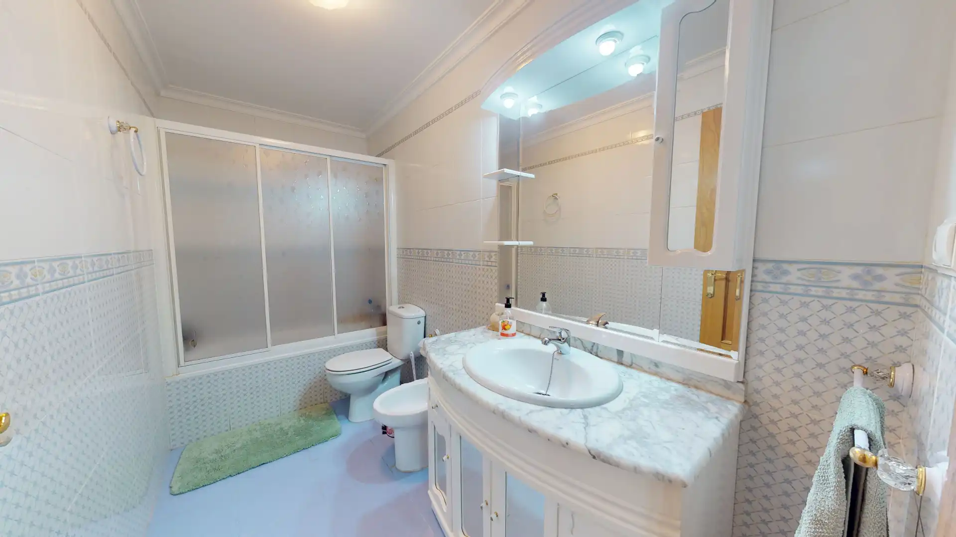 Baño de Piso en venta en Elda con Terraza