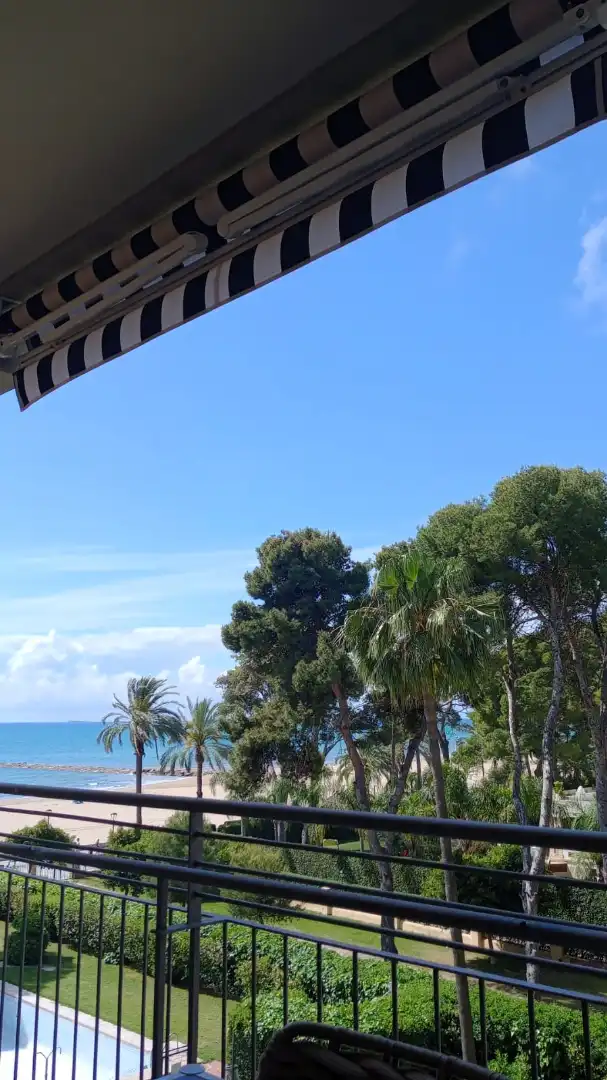 Vista exterior de Apartament de lloguer en Benicasim / Benicàssim amb Aire condicionat, Calefacció i Jardí privat