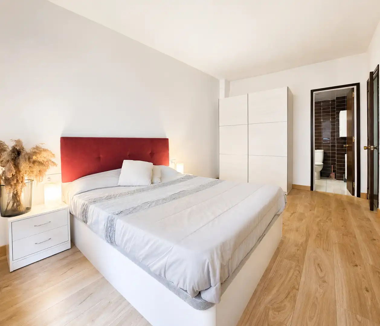 Bedroom of Flat for sale in Barcelona  with Air Conditioner, Heating and Furnished