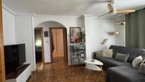 Sala d'estar de Pis en venda en  Madrid Capital amb Calefacció, Parquet i Terrassa