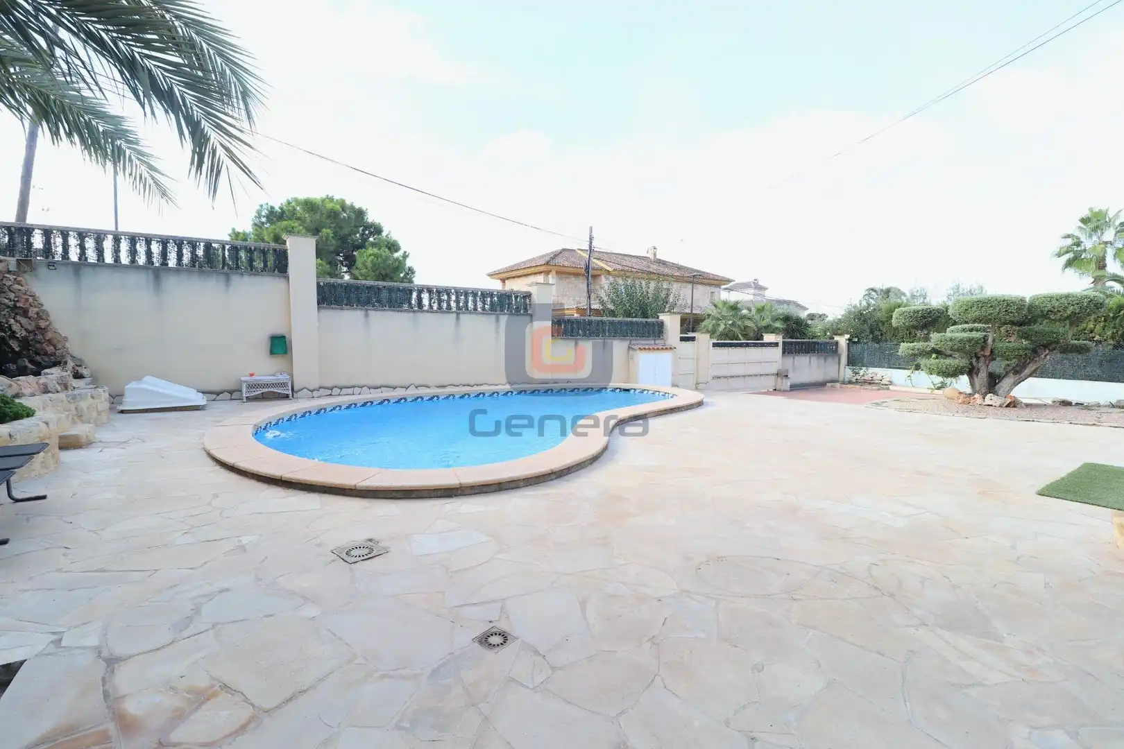 Piscina de Casa o xalet en venda en San Vicente del Raspeig / Sant Vicent del Raspeig amb Aire condicionat, Calefacció i Jardí privat