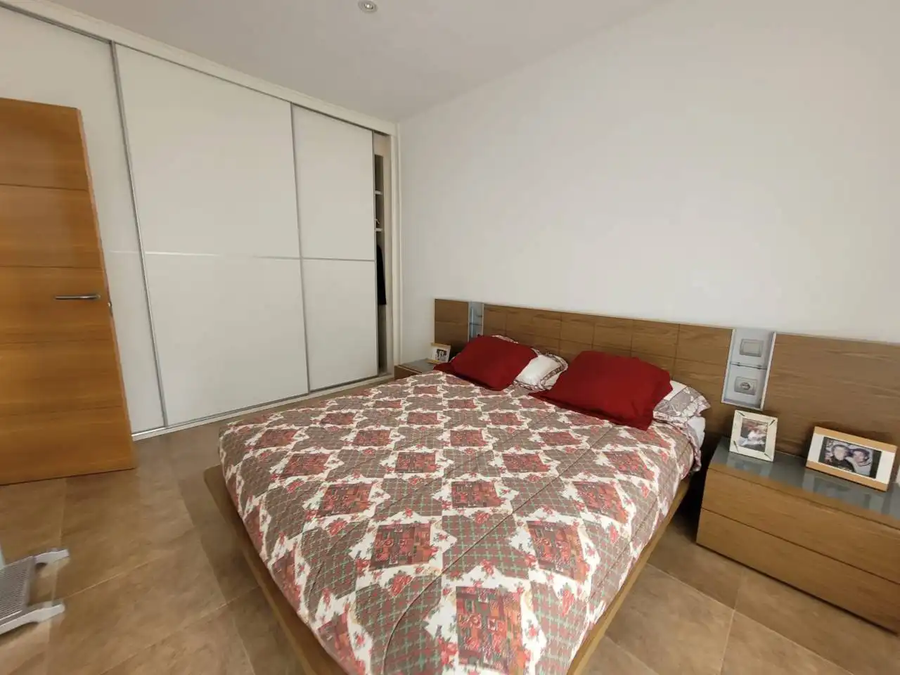 Dormitori de Casa o xalet en venda en Baza amb Aire condicionat, Calefacció i Jardí privat