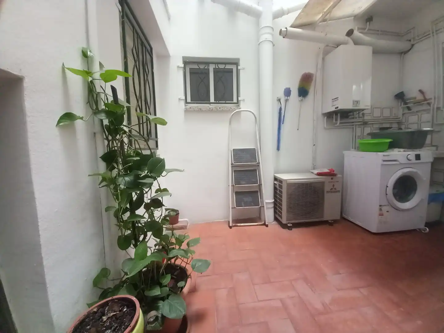 Wohnung zum Verkauf in Badalona mit Klimaanlage, Heizung und Terrasse