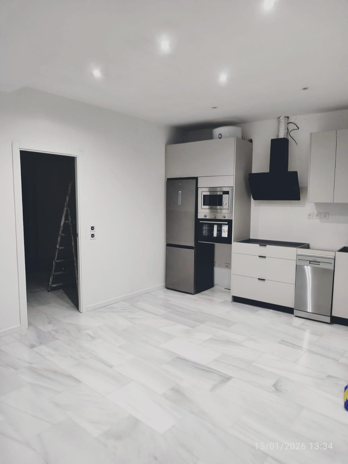 Kitchen of Flat for sale in  Sevilla Capital  with Air Conditioner and Private garden