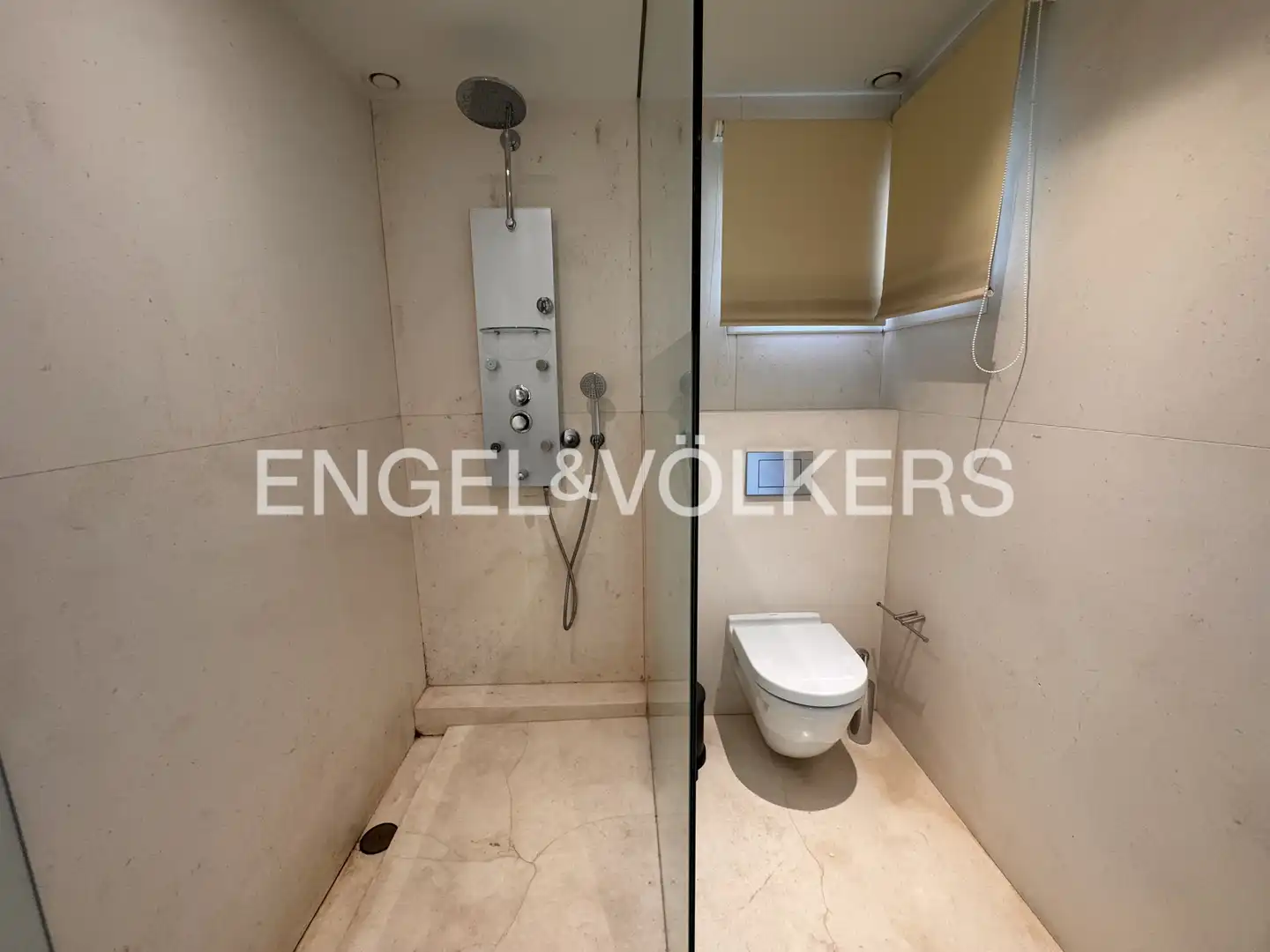 Bathroom of Flat for rent in Les Corts