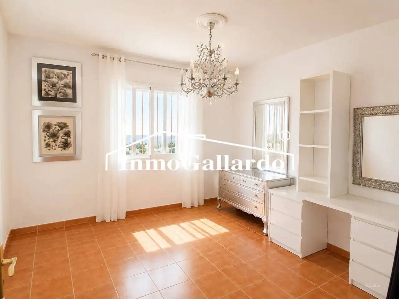 Sala d'estar de Casa adosada en venda en Rincón de la Victoria amb Aire condicionat, Terrassa i Alarma