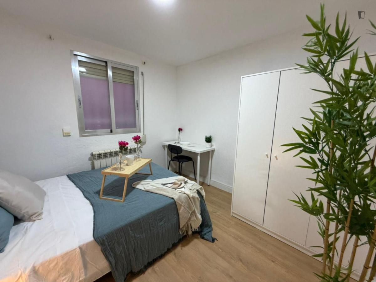 Bedroom of Apartment to share in  Madrid Capital  with Furnished, Oven and Internet