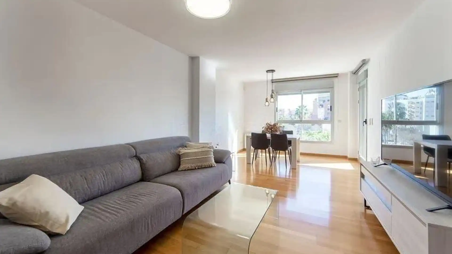 Living room of Flat for sale in  Madrid Capital  with Air Conditioner, Heating and Parquet flooring