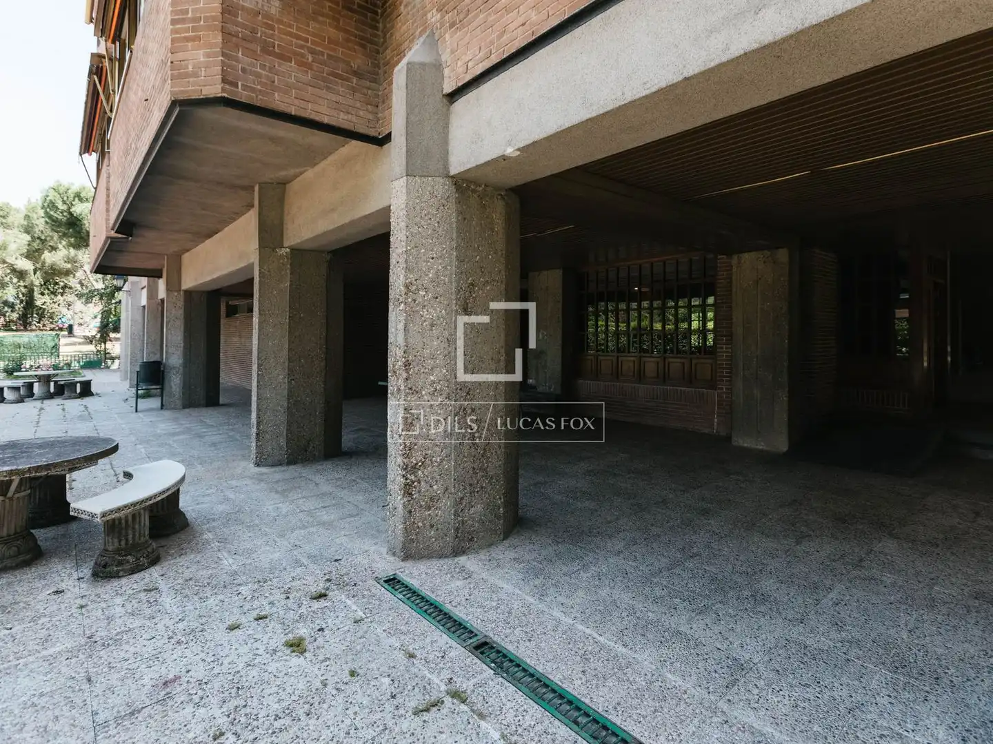 Parking of Flat for rent in Madrid  with Air Conditioner, Heating and Private garden
