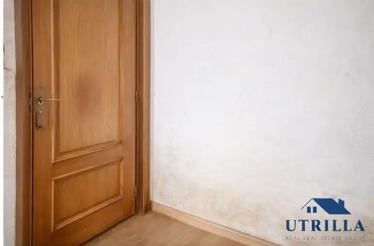 Habitación de Piso en venta en Oviedo  con Balcón