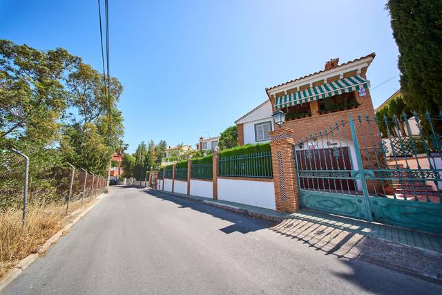 Casa-chalet en Venta en Calle de la Borgoña en Villa de Otura