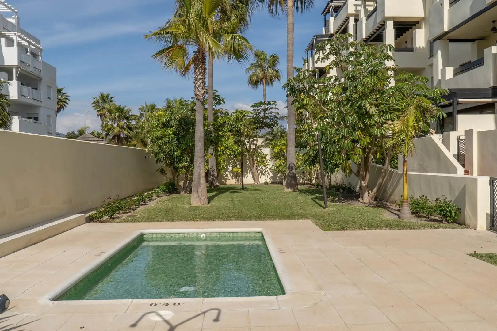 Piscina de Piso en venta en Motril con Terraza y Piscina comunitaria