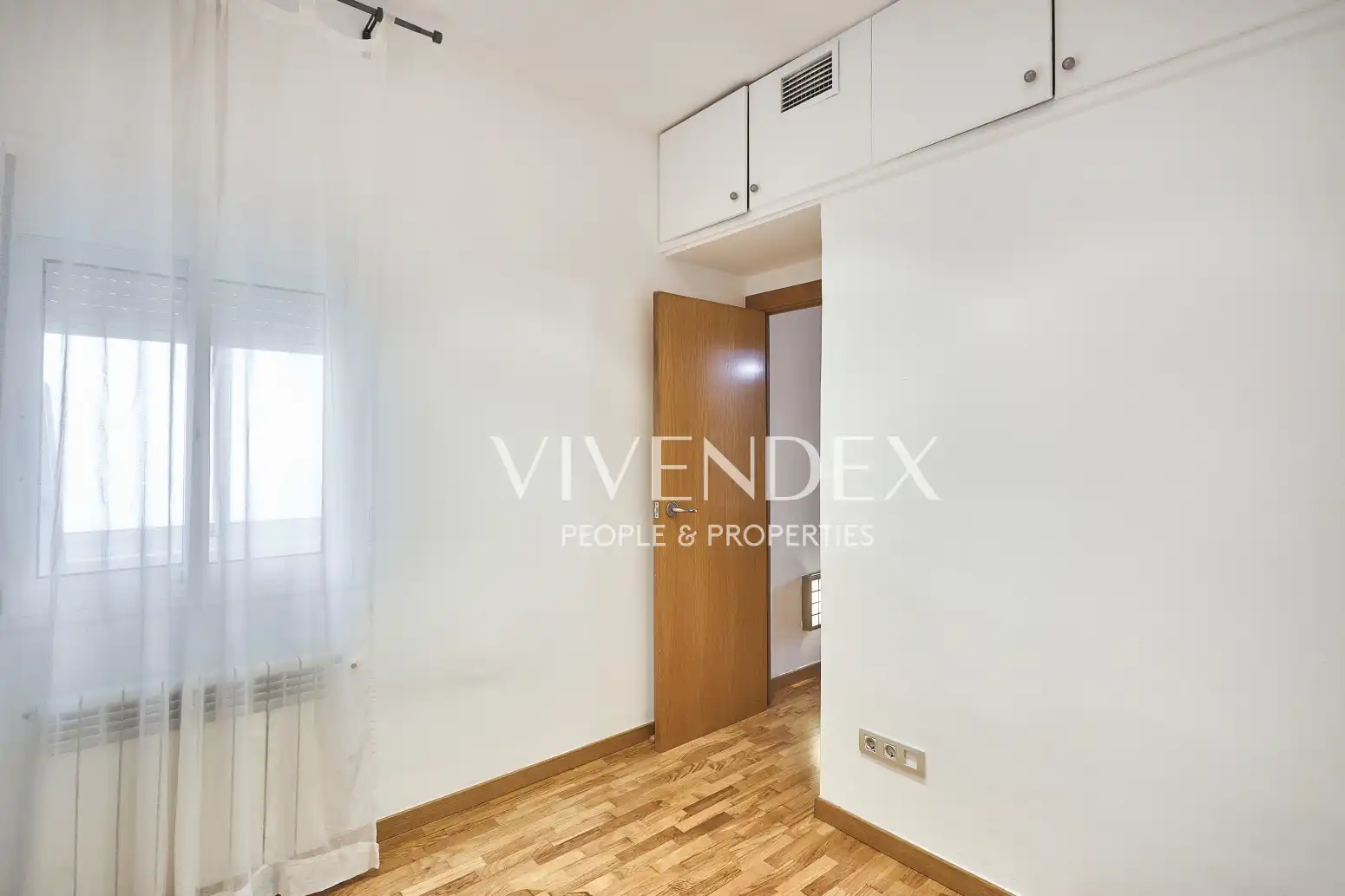 Bedroom of Flat for sale in Barcelona  with Heating, Parquet flooring and Balcony