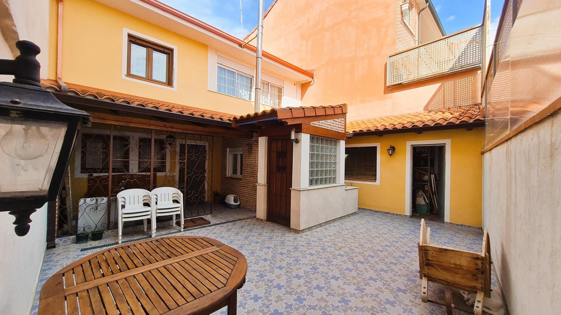 Terrace of Single-family semi-detached for sale in Tudela de Duero  with Storage room