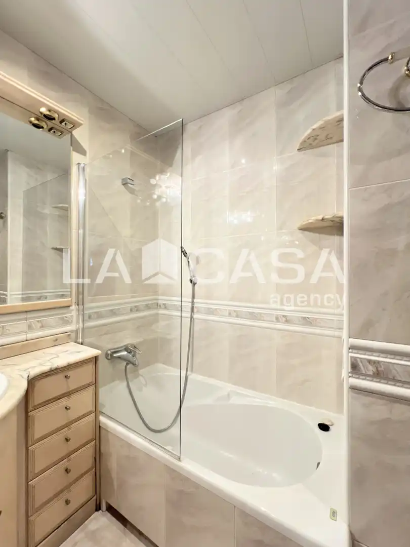 Bathroom of Flat for sale in Badalona  with Heating and Balcony