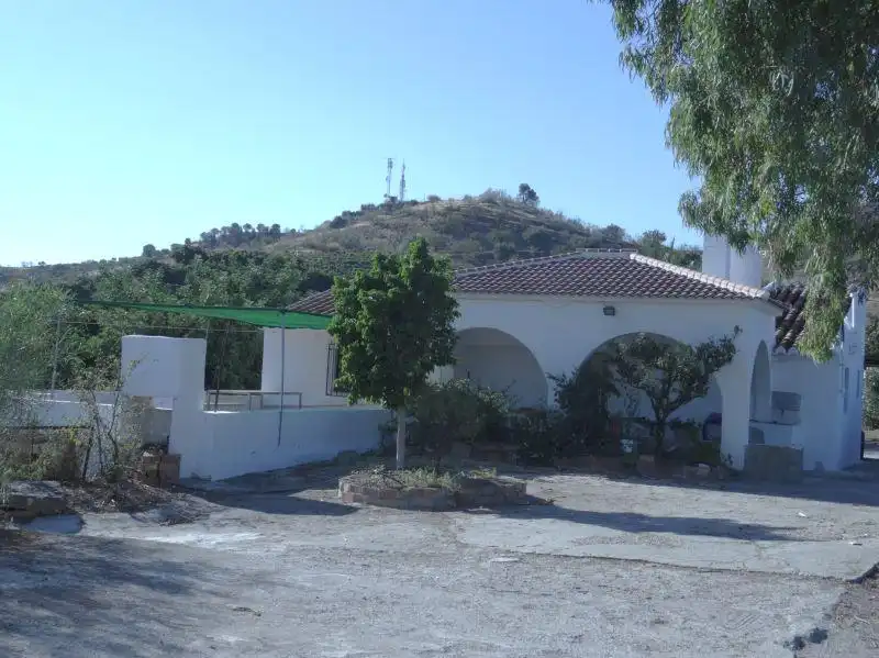 Casa rústica en venda a Viñuela