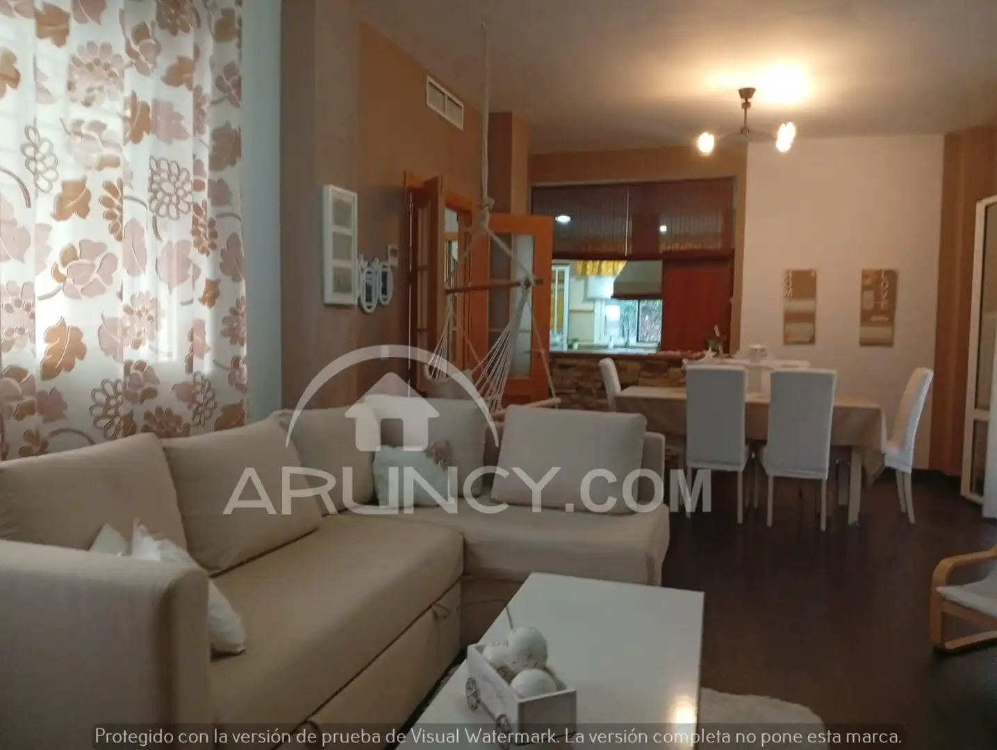Sala d'estar de Casa o xalet en venda en Alcalá de Guadaira amb Aire condicionat, Calefacció i Jardí privat