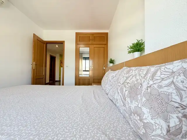 Habitación de Piso en venta en Castellón de la Plana / Castelló de la Plana con Aire acondicionado, Calefacción y Terraza