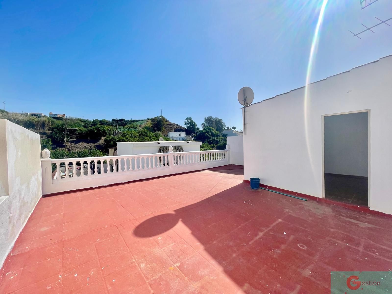 Vista exterior de Casa o xalet en venda en Salobreña amb Terrassa