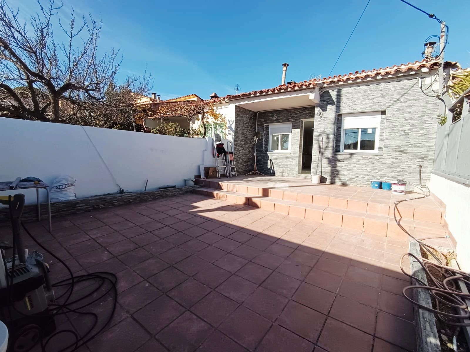 Vista exterior de Casa adosada en venda en Esparreguera amb Aire condicionat, Calefacció i Parquet