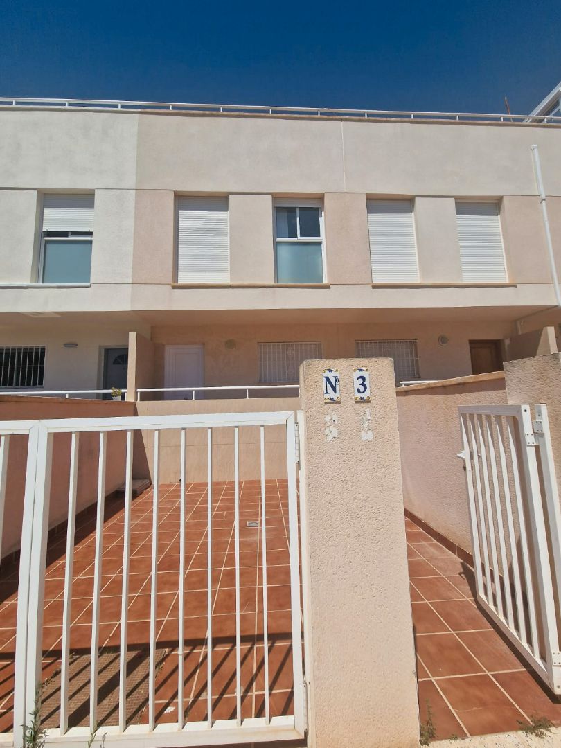 Vista exterior de Casa o xalet en venda en Orihuela amb Moblat