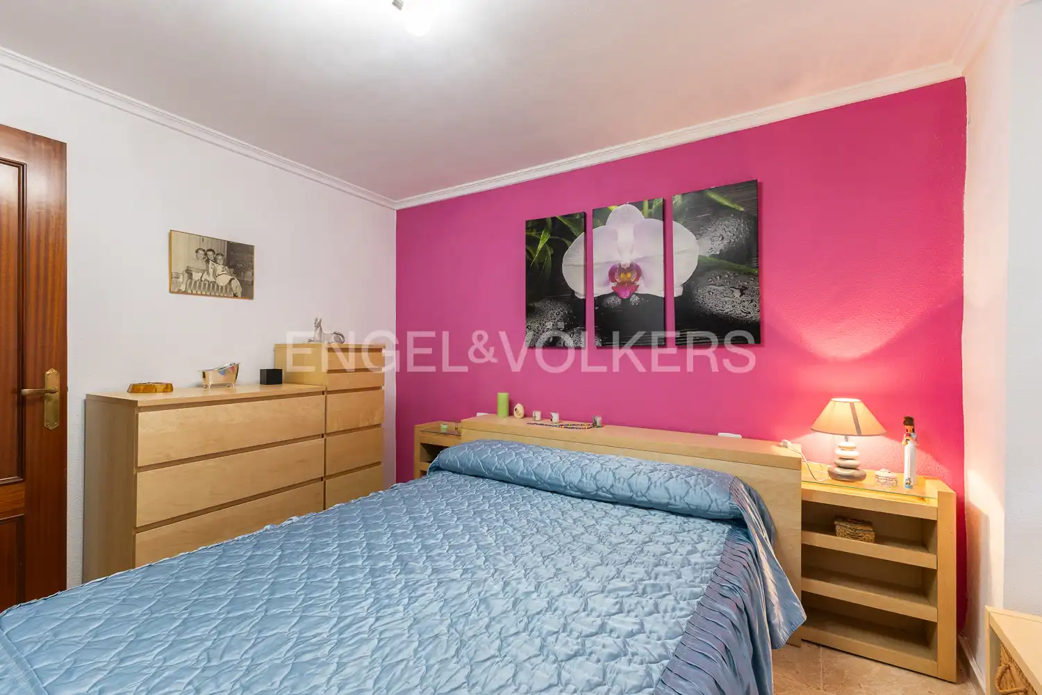 Habitación de Apartamento en venta en Requena con Aire acondicionado y Calefacción
