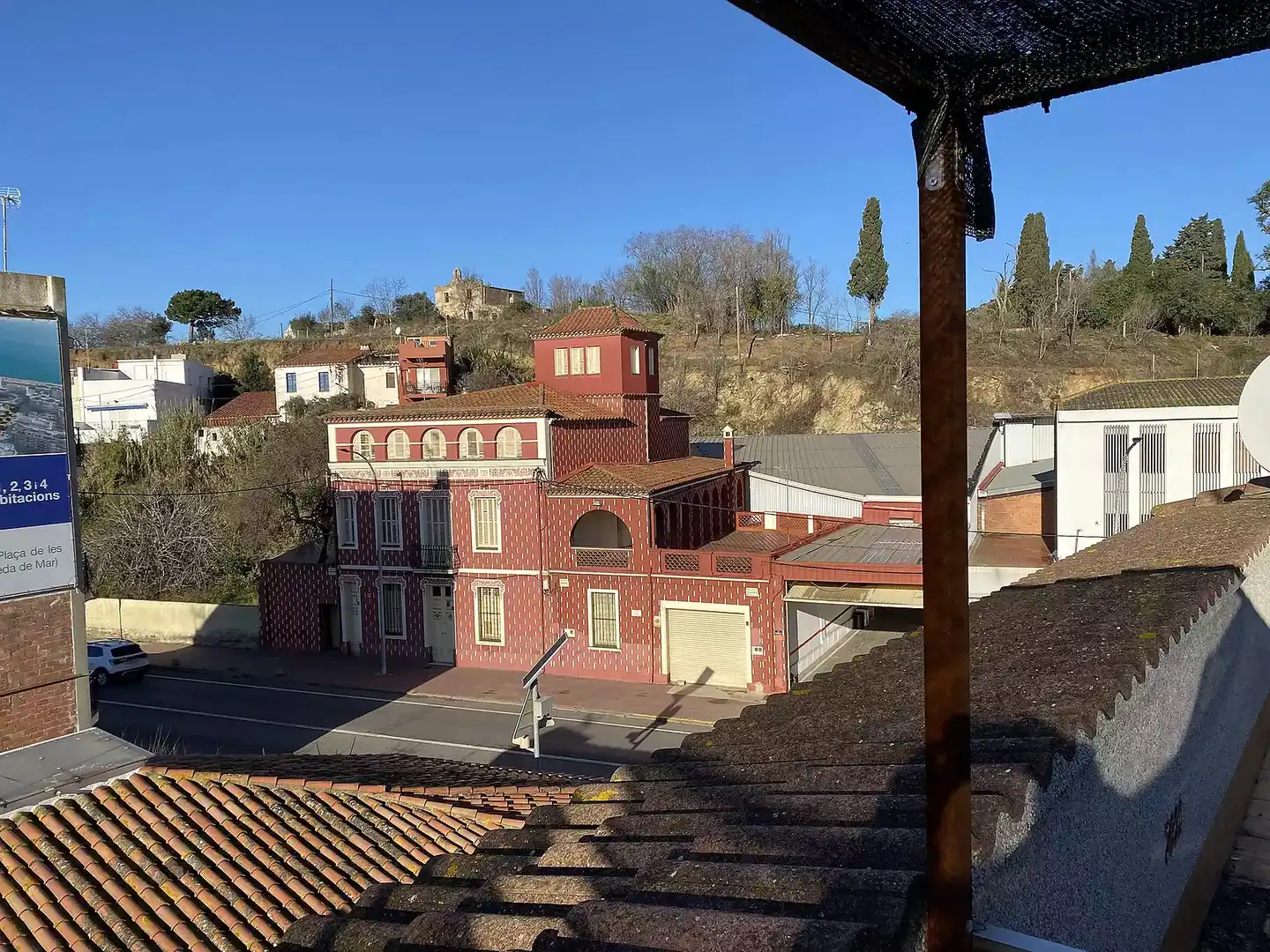 Vista exterior de Casa adosada en venda en Pineda de Mar amb Terrassa i Moblat