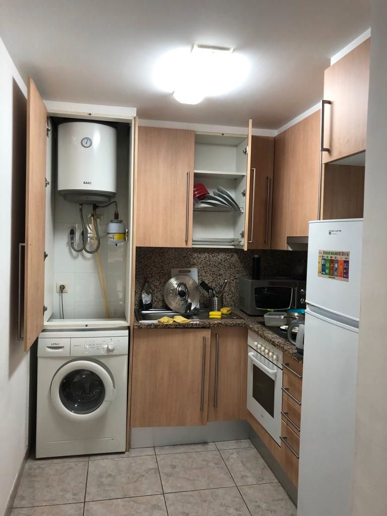 Cuina de Apartament de lloguer en Olot amb Calefacció i Moblat