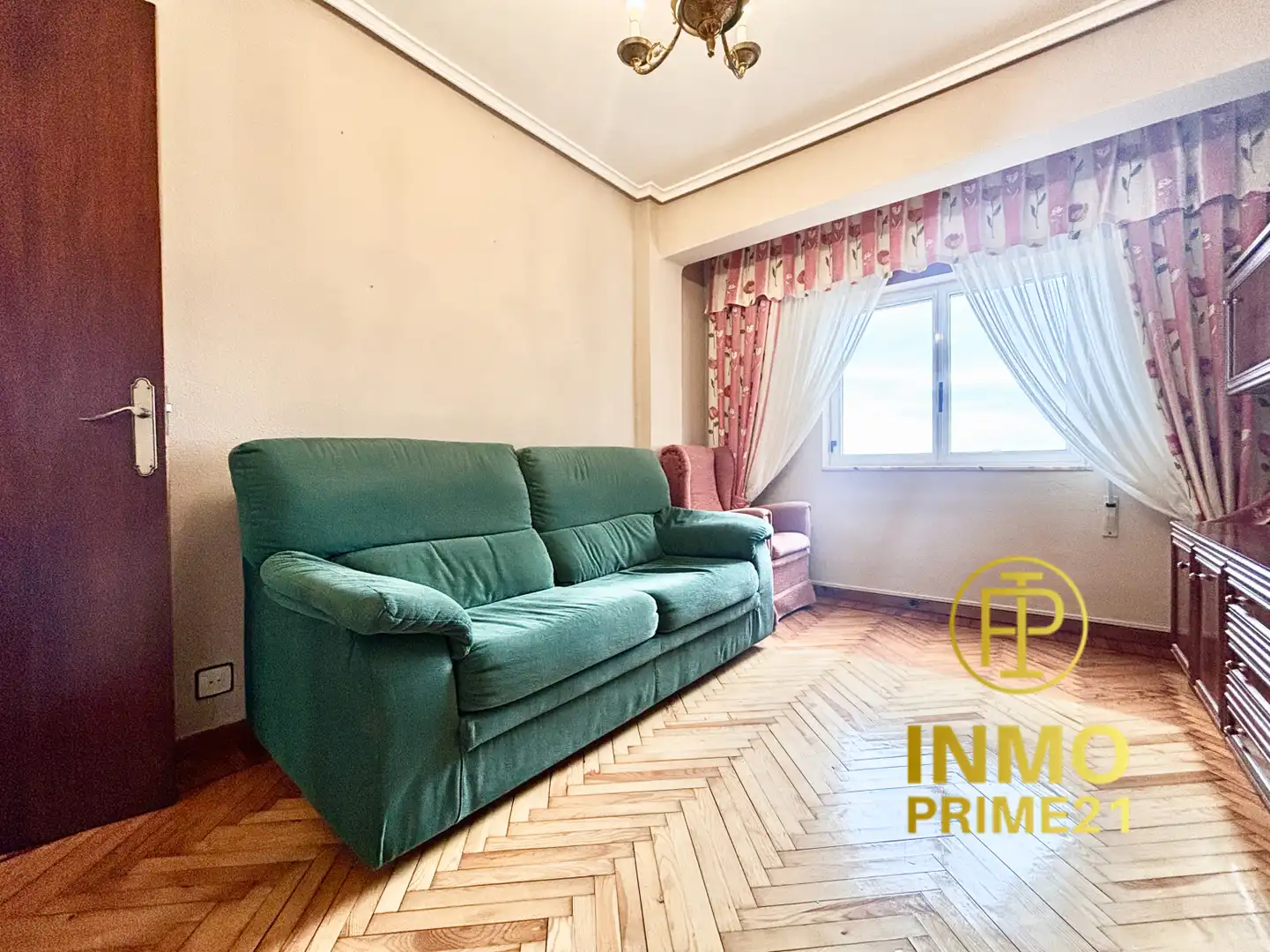 Sala de estar de Piso de alquiler en Santander con Calefacción, Parquet y Amueblado
