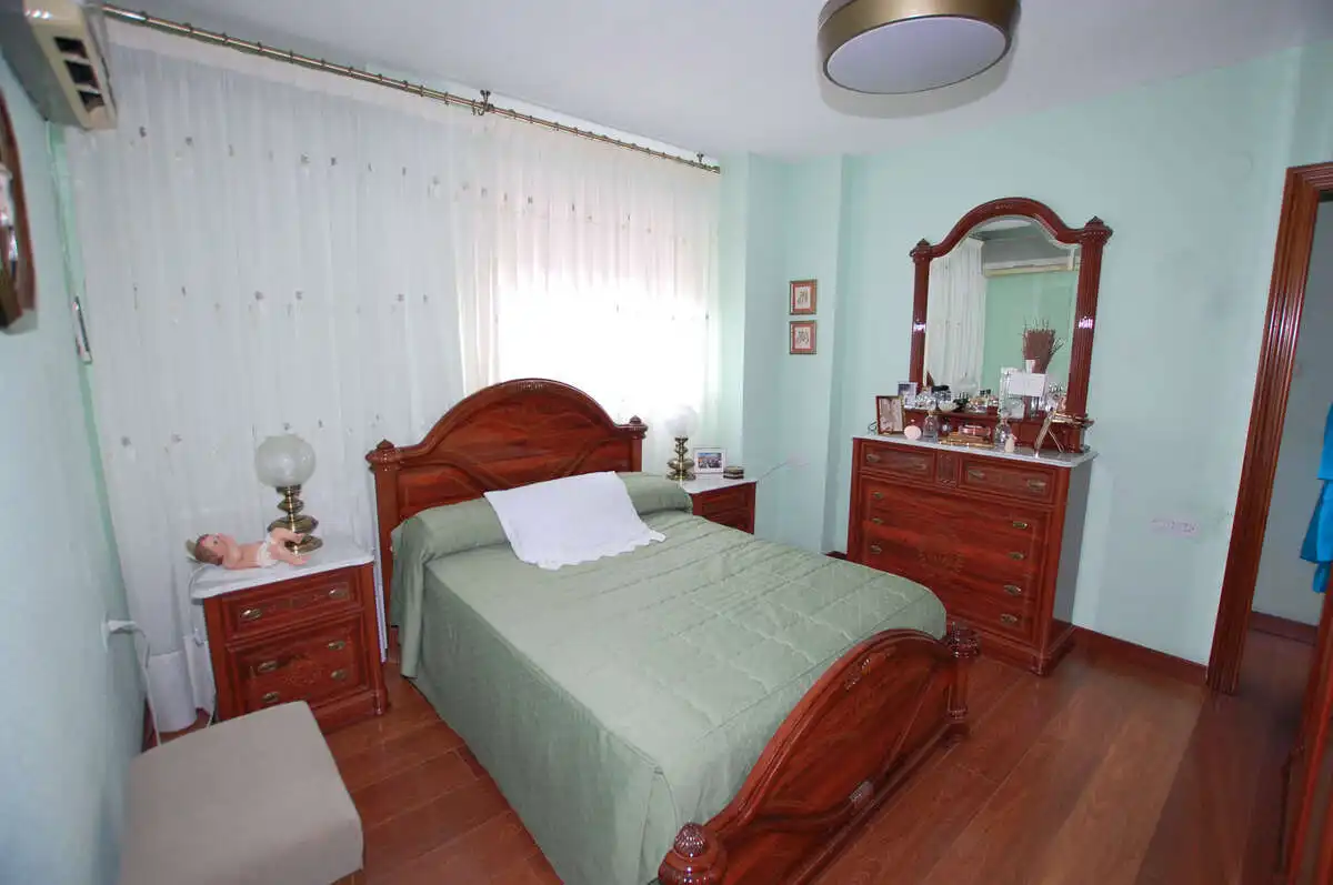Habitación de Ático en venta en Granada con Aire acondicionado, Calefacción y Terraza