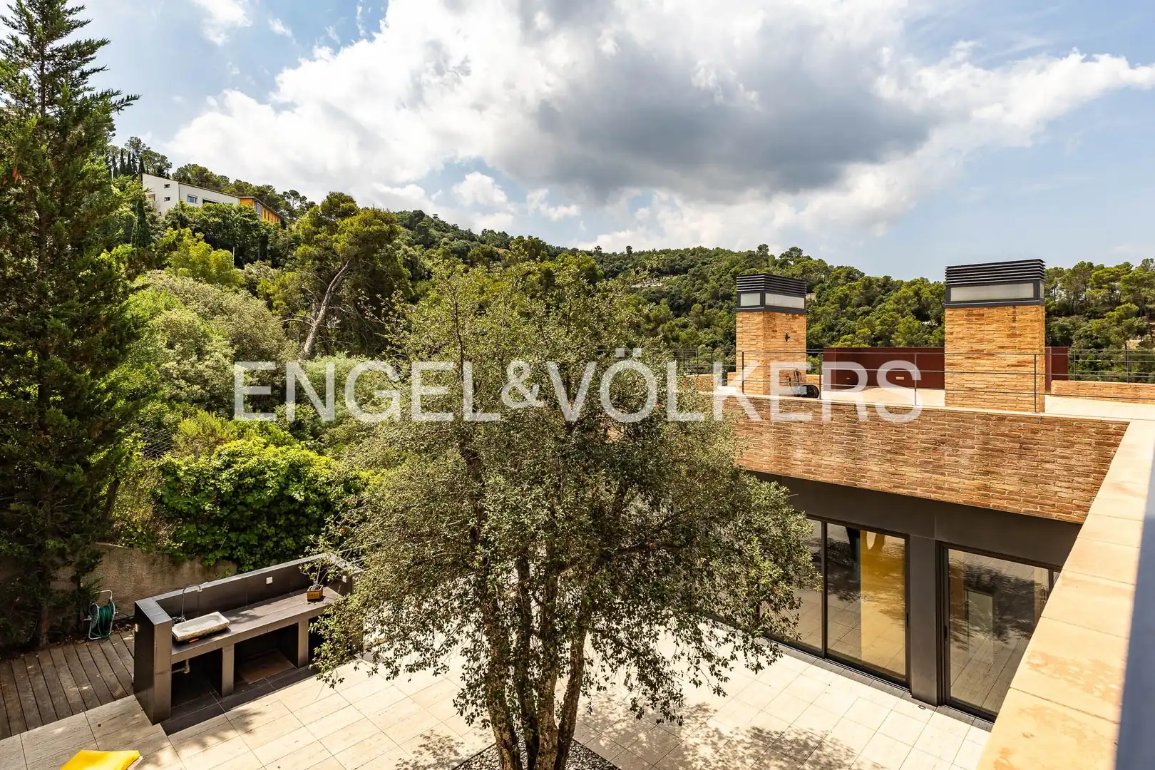 Terrassa de Casa adosada en venda en Sant Cugat del Vallès amb Calefacció, Jardí privat i Parquet