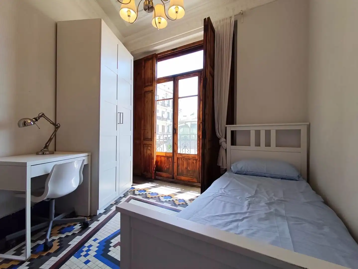 Schlafzimmer von Wohnung zur Miete in Valencia mit Klimaanlage, Heizung und Möbliert
