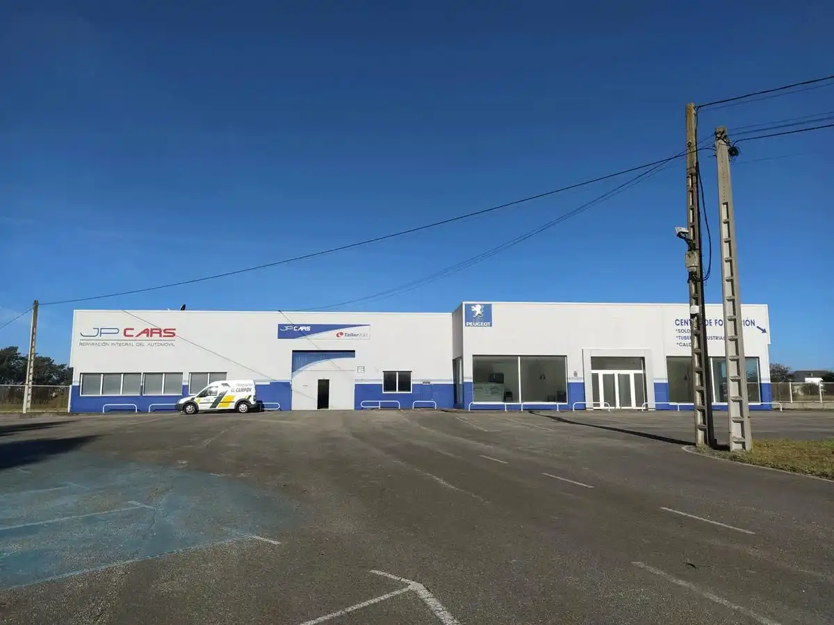 Vista exterior de Nave industrial en venta en Navia