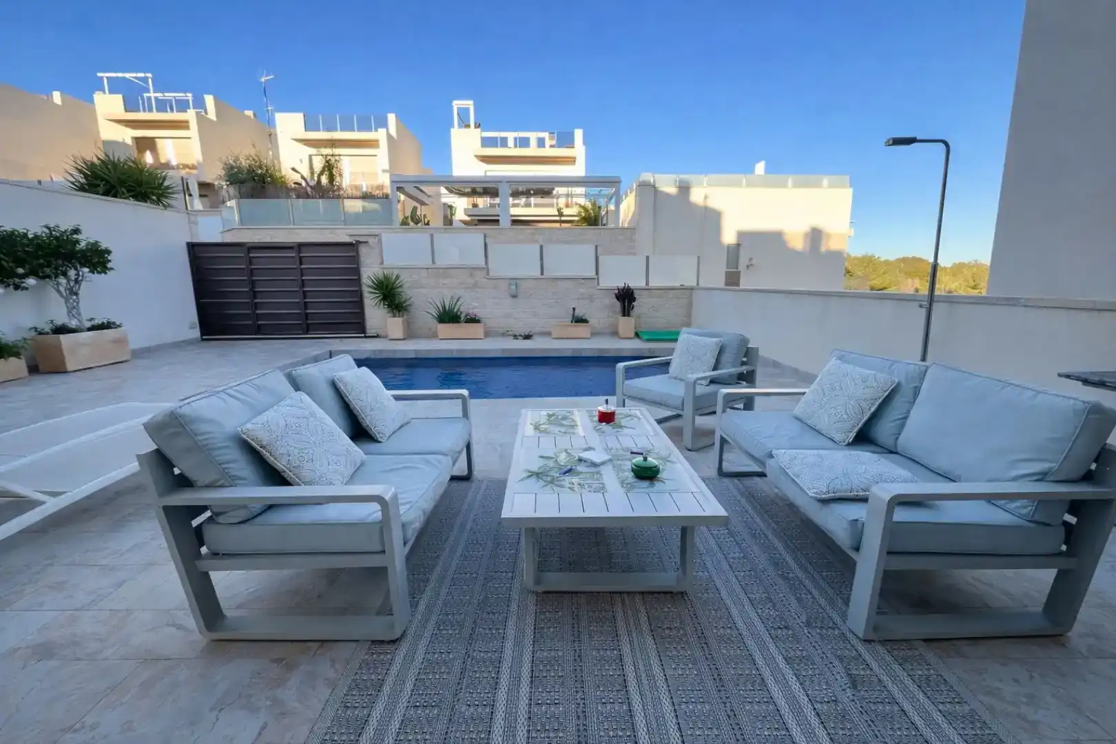 Terrasse von Einfamilien-Reihenhaus zum Verkauf in Orihuela mit Schwimmbad