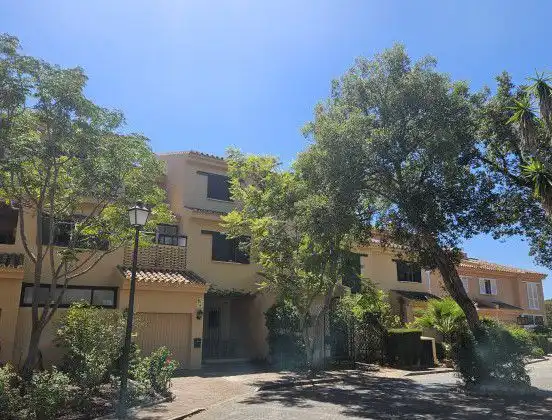 Apartamento de alquiler en Sotogrande Alto