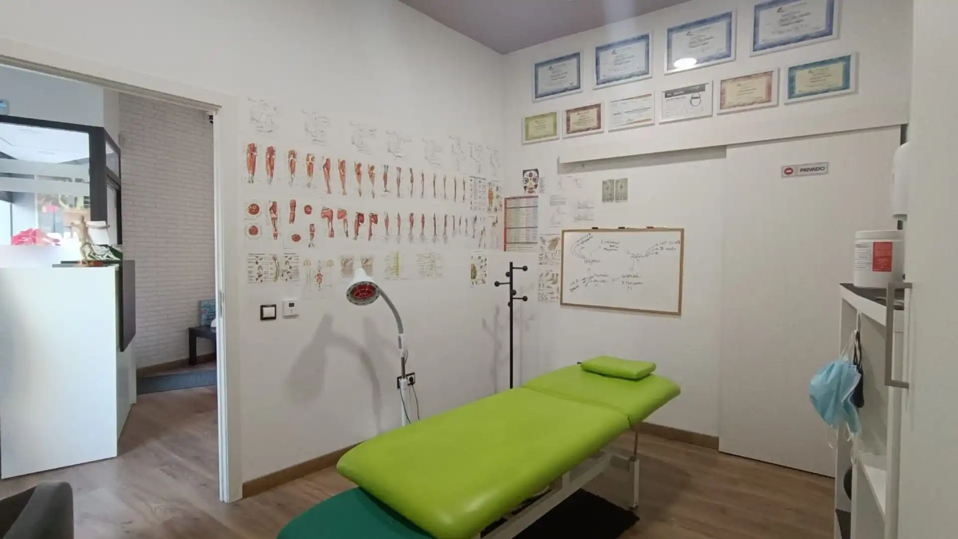 Local en traspaso en Alaquàs con Aire acondicionado, Parquet y Amueblado